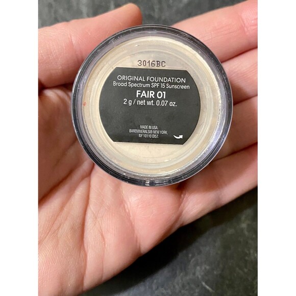 bareMinerals ORIGINAL LOOSE POWDER FOUNDATION SPF 15 Fair 01 - Picture 4 of 6